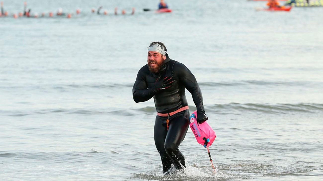 Dios es argentino y Superman es inglés: Ross Edgley dio la vuelta a nado a Gran Bretaña