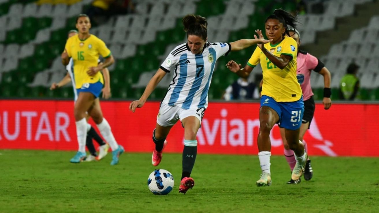 Copa América de fútbol femenino: Argentina cayó en su debut ante Brasil