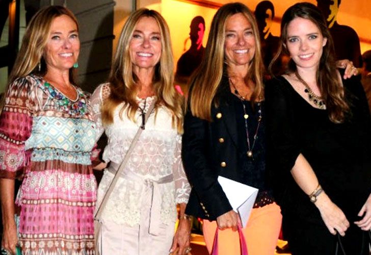 La artista de la familia de las trillizas presentó colección