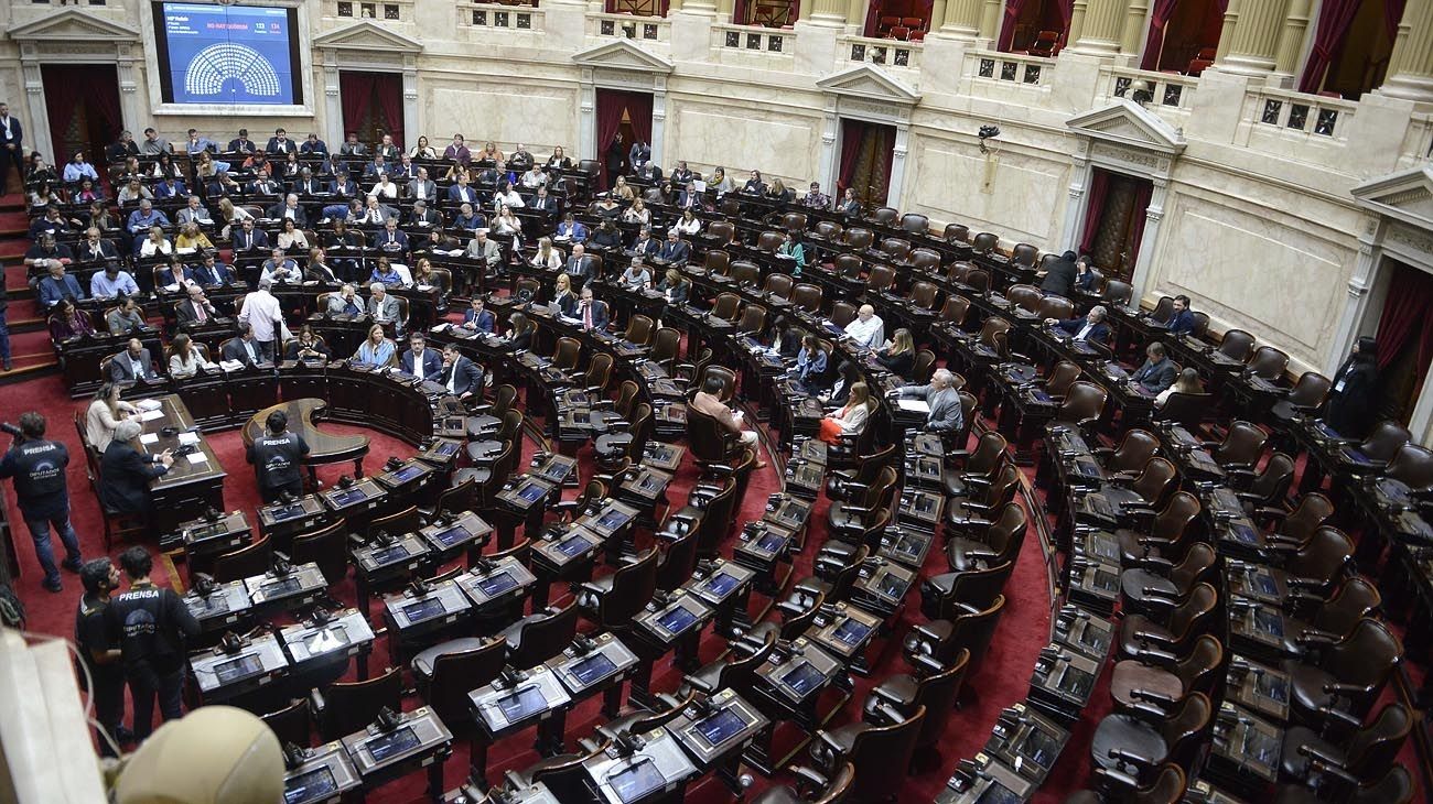 La oposición no logró quórum y la sesión en Diputados para tratar el decreto se postergó