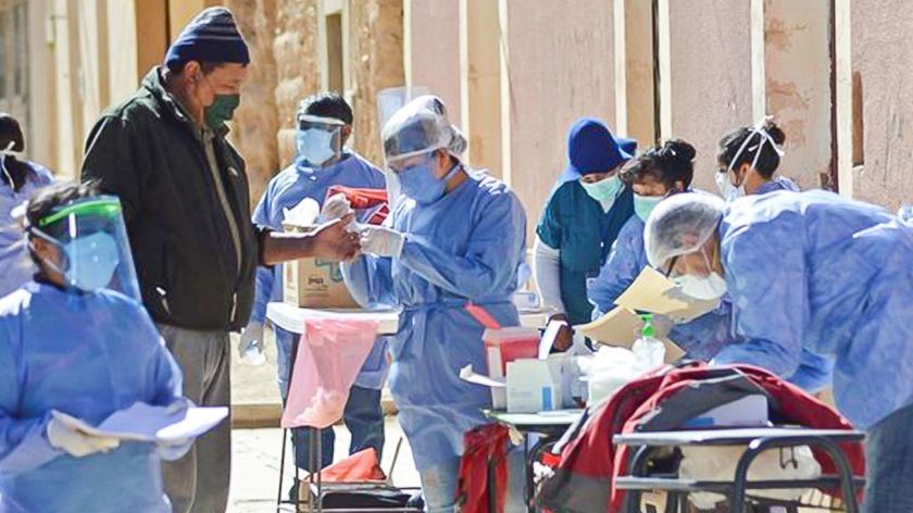 Coronavirus: otra vez más de 400 muertos, pero 171 son de hace más de un mes