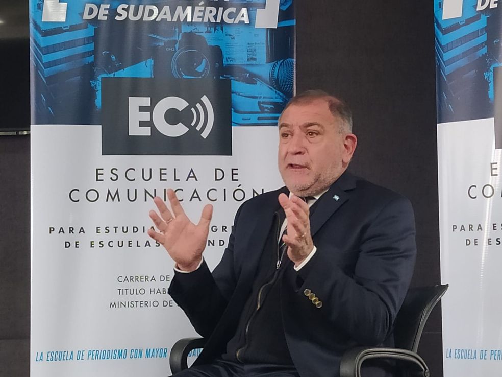 Luis Juez: "Dicen que Massa ha puesto más condiciones que Messi para venir a Talleres"
