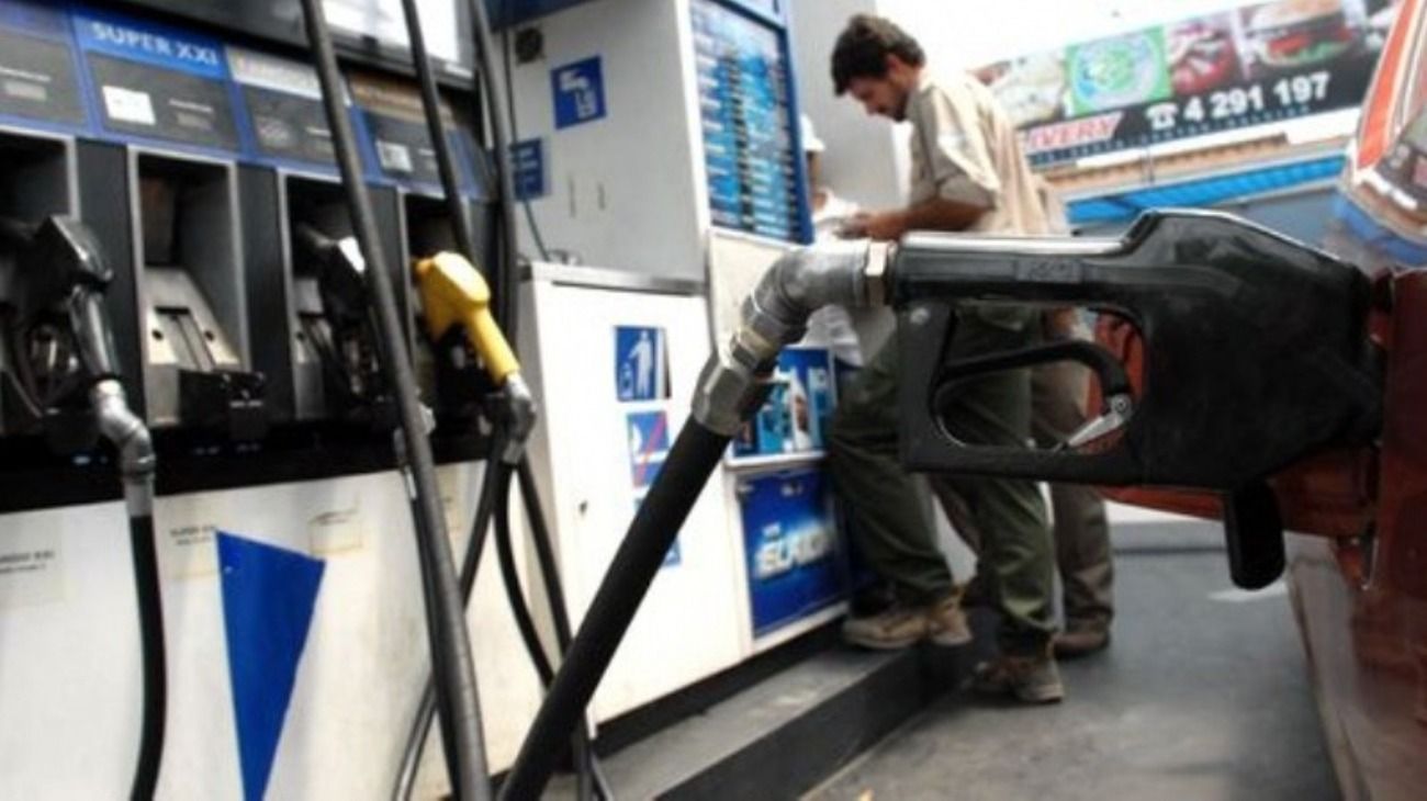 YPF dio marcha atrás y suspendió la suba de naftas