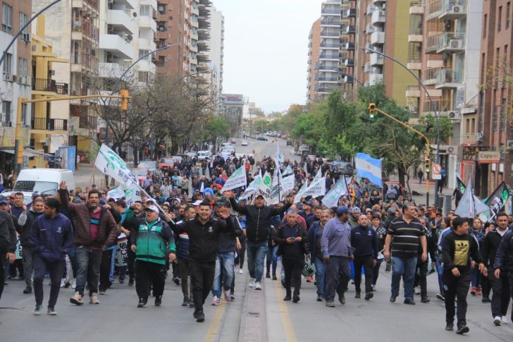 Encallados en calles que no acallan