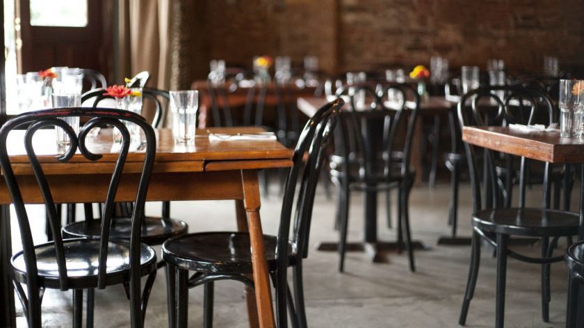 Los trabajadores gastronómicos ya no pueden cubrir sus necesidades básicas