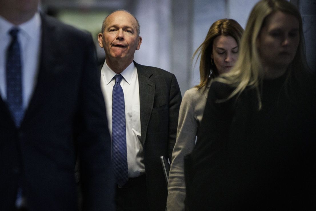 El CEO de Boeing renunciará en medio de crisis de seguridad