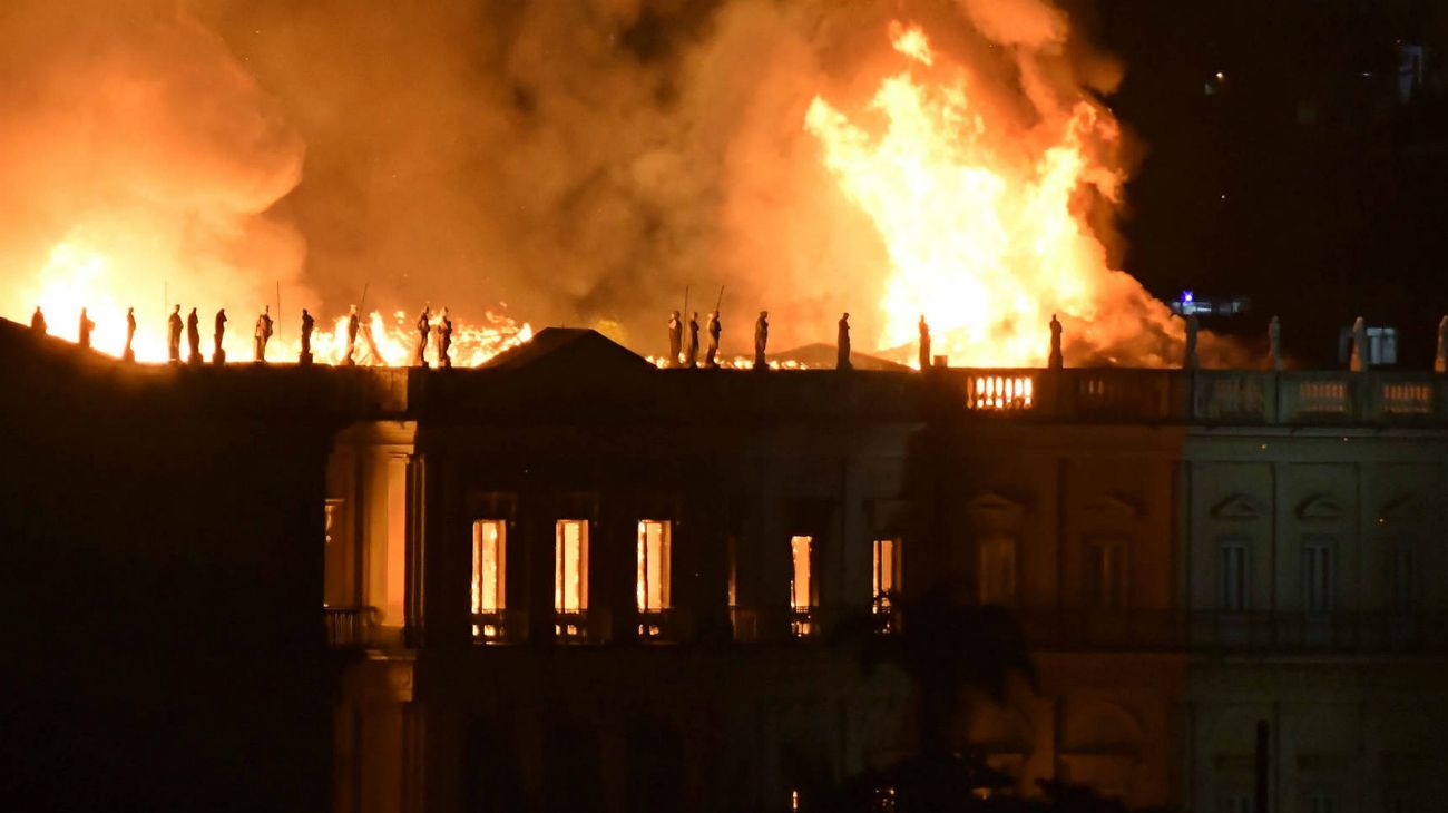 Un terrible incendio destruyó el histórico Museo Nacional de Brasil