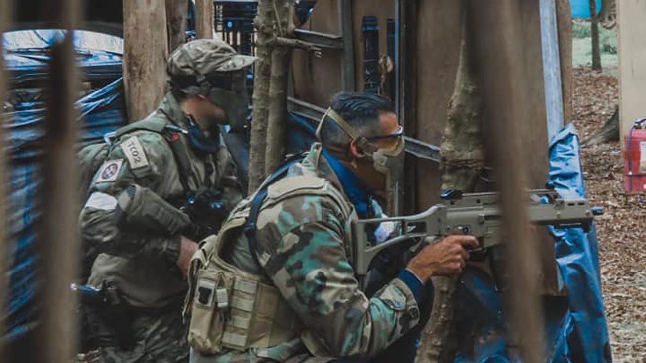 Le explotó un mortero en la cabeza jugando airsoft y perdió un tímpano