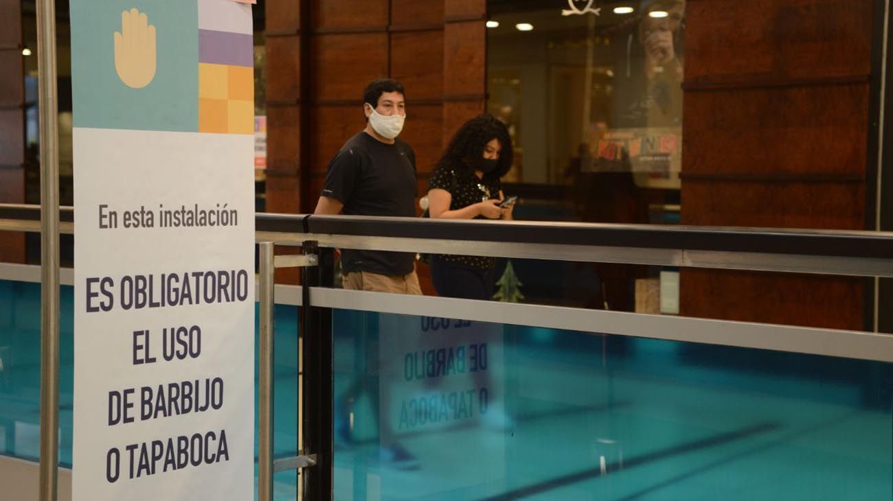 Reabrieron shoppings tras siete meses: barbijos y capacidad limitada
