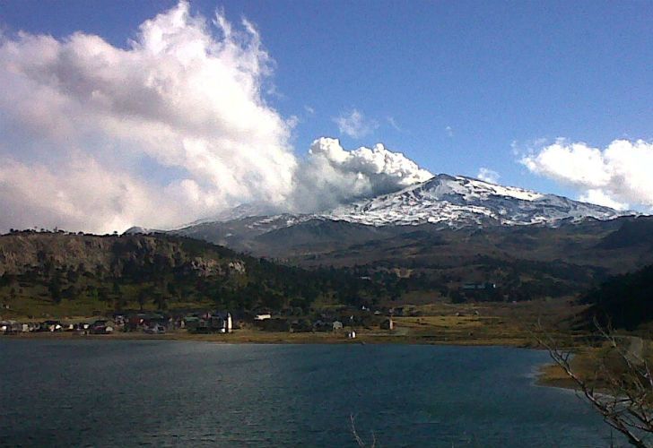 Declaran "alerta roja" por el volcán Copahue