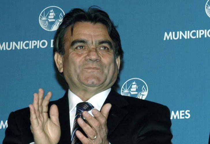 Denuncian que el intendente de Quilmes compró 14 millones de litros de nafta para un mes
