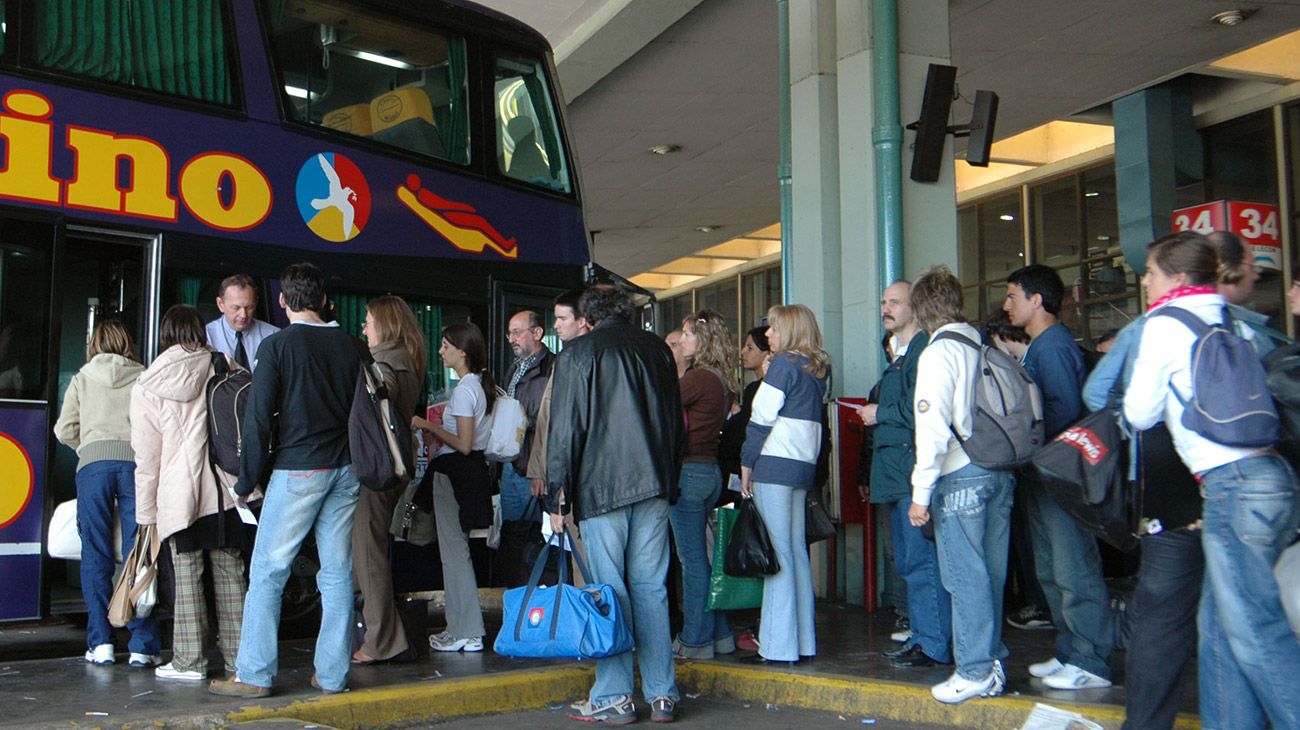 Desde el sábado se podrán comprar pasajes de micros "low cost"