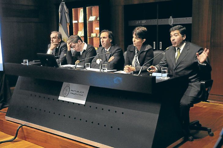 Moreno asegura a empresarios que el PBI crecerá 10% en 2014