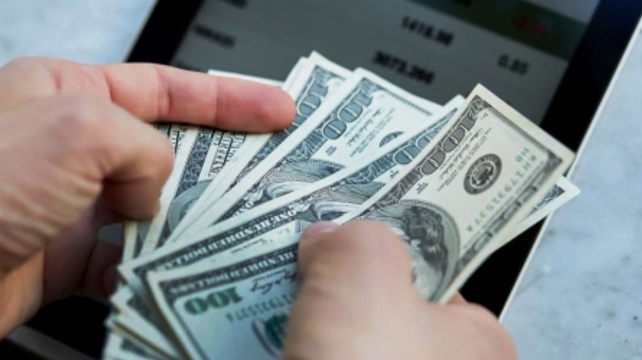 El dólar blue logra estabilizarse este 8 de abril