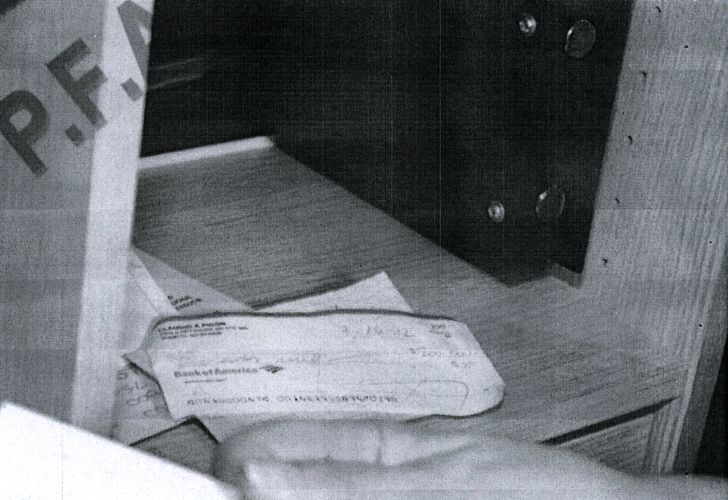 Secuestran un documento bancario de Nisman