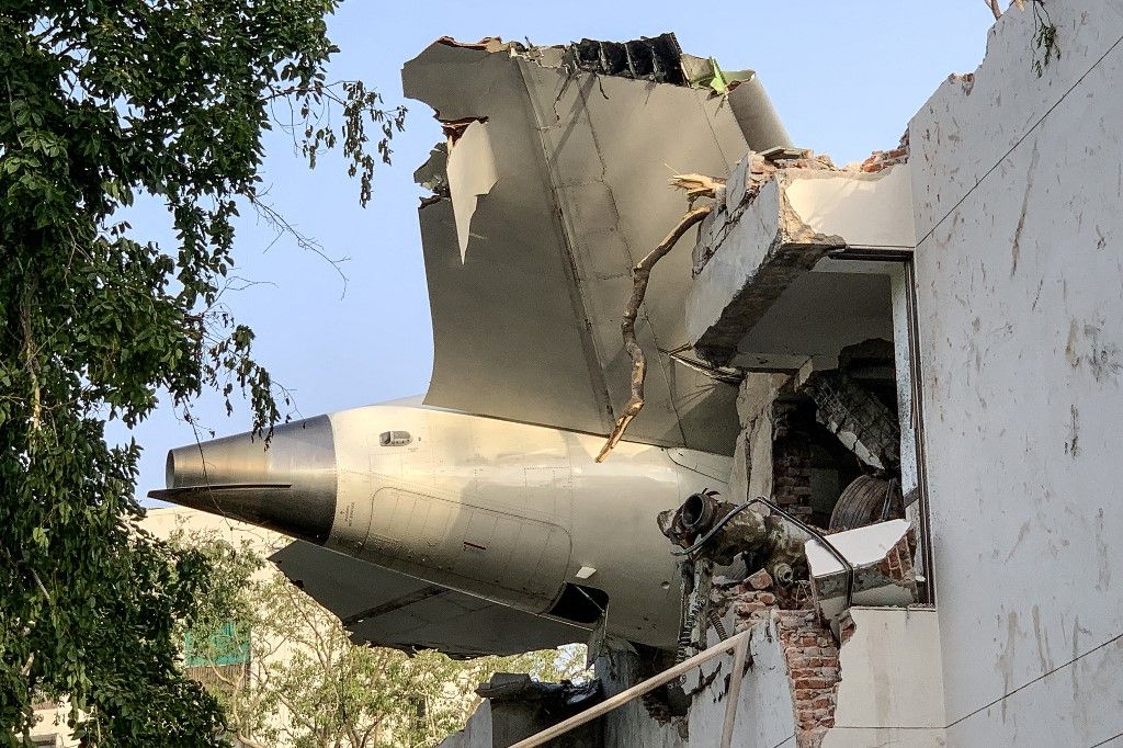 ¿Cómo sobrevivir a un accidente de avión? Esto dice una Inteligencia Artificial