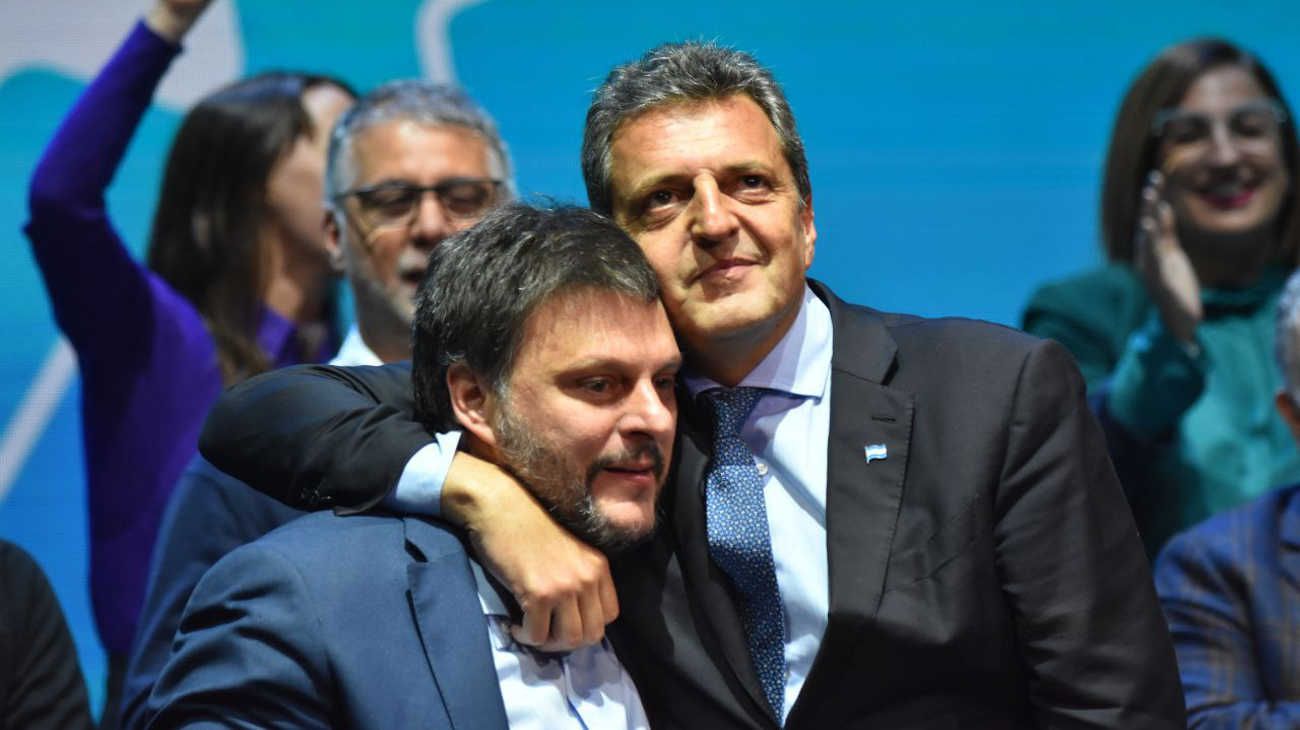 Leandro Santoro cerró su campaña porteña junto a Massa: "No nos vamos a traicionar"