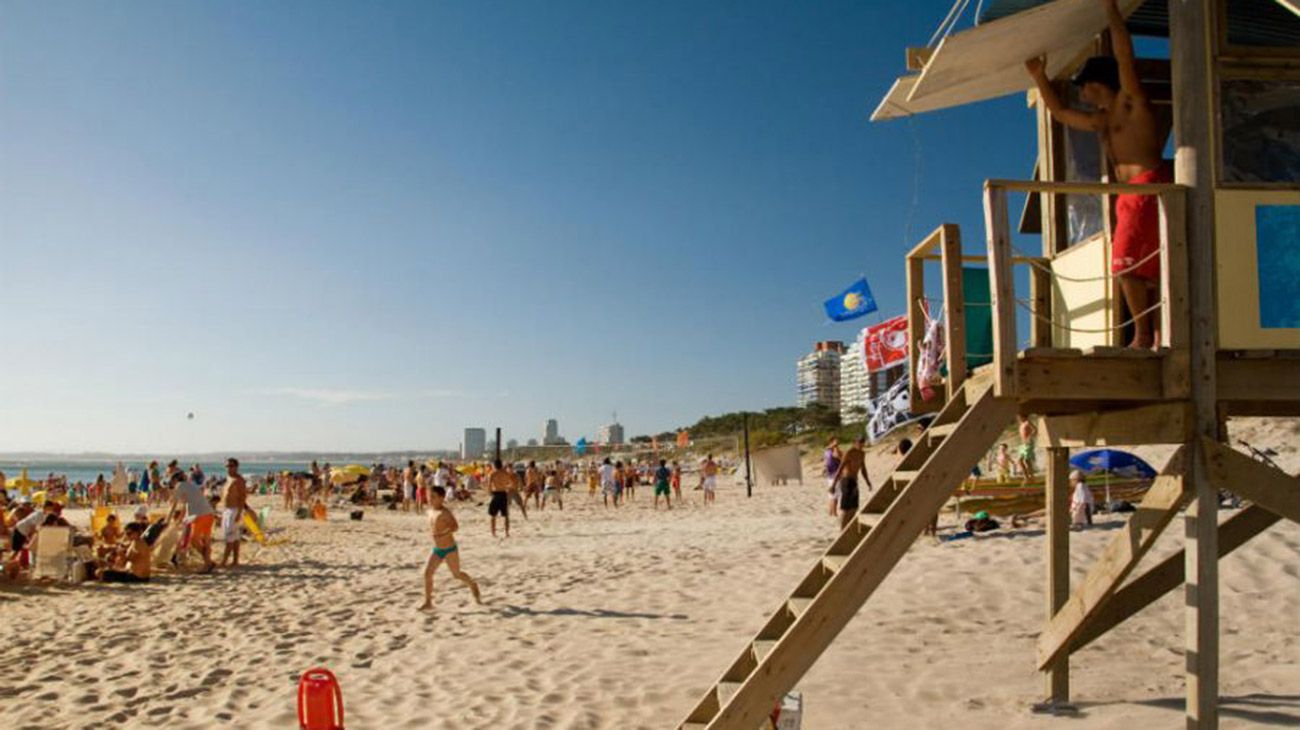 Murió un hombre en Uruguay por la "bacteria de la playa"