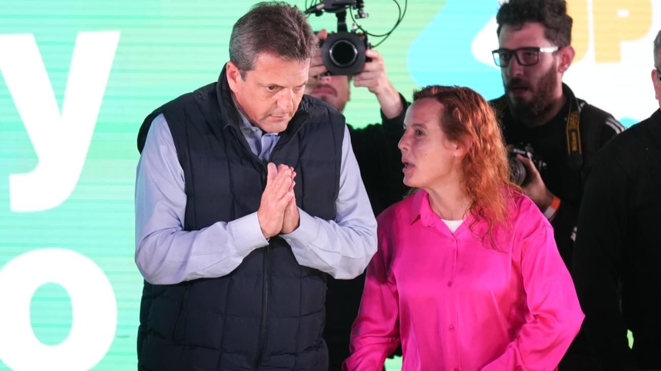 Sergio Massa, con la candidata que desafía a Fernando Espinoza en La Matanza