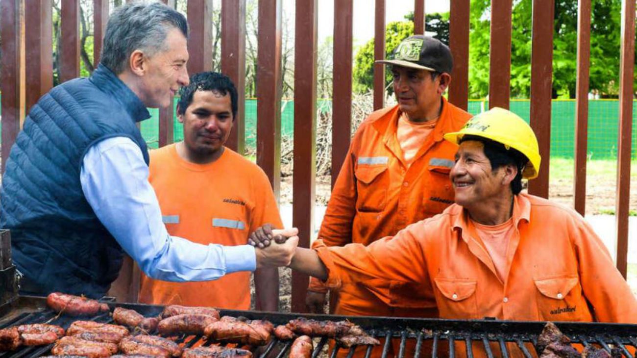 El día que Macri participa del campeonato del asado, eliminan el corte de ternera