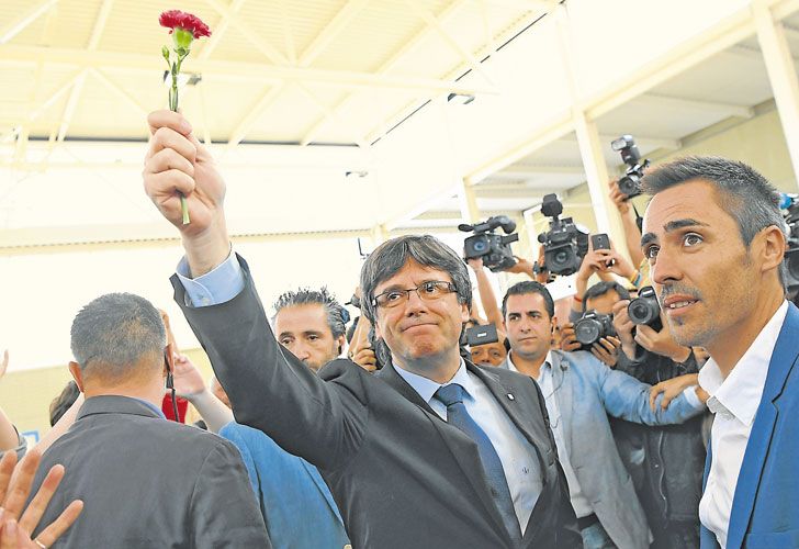 Cataluña define si es independiente, negocia con Rajoy o llama a elecciones