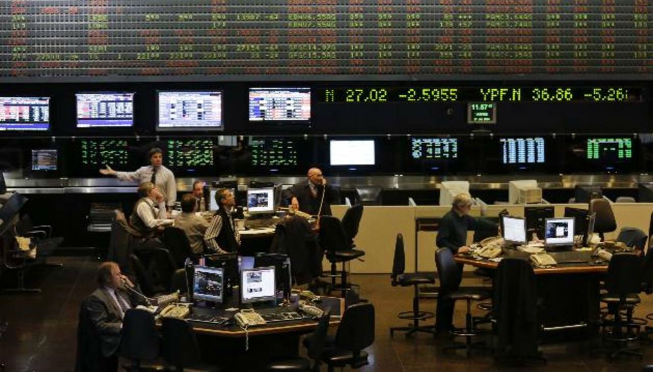 Caída récord de la Bolsa porteña: 37%