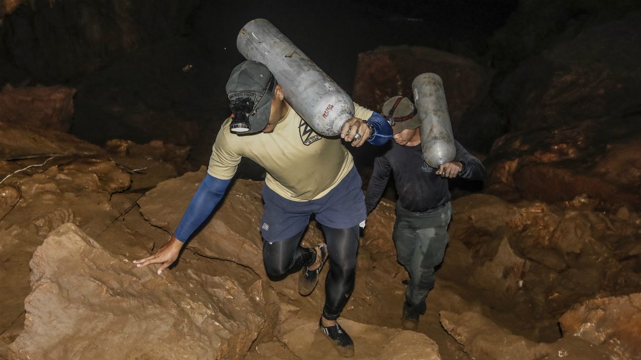 Tailandia: murió un hombre que intentaba salvar a los niños atrapados en una cueva