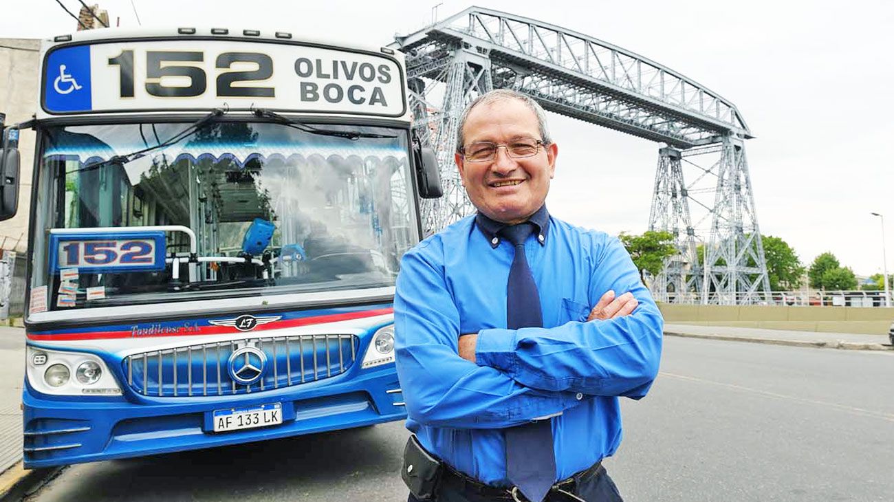 Rogelio López, el "colectivero influencer" de la línea 152 que revolucionó la manera de conducir