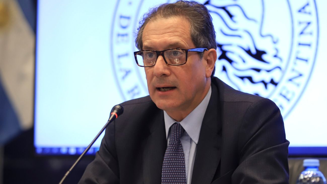 Advierten que la medida del BCRA llevará al default a empresas con deudas en dólares