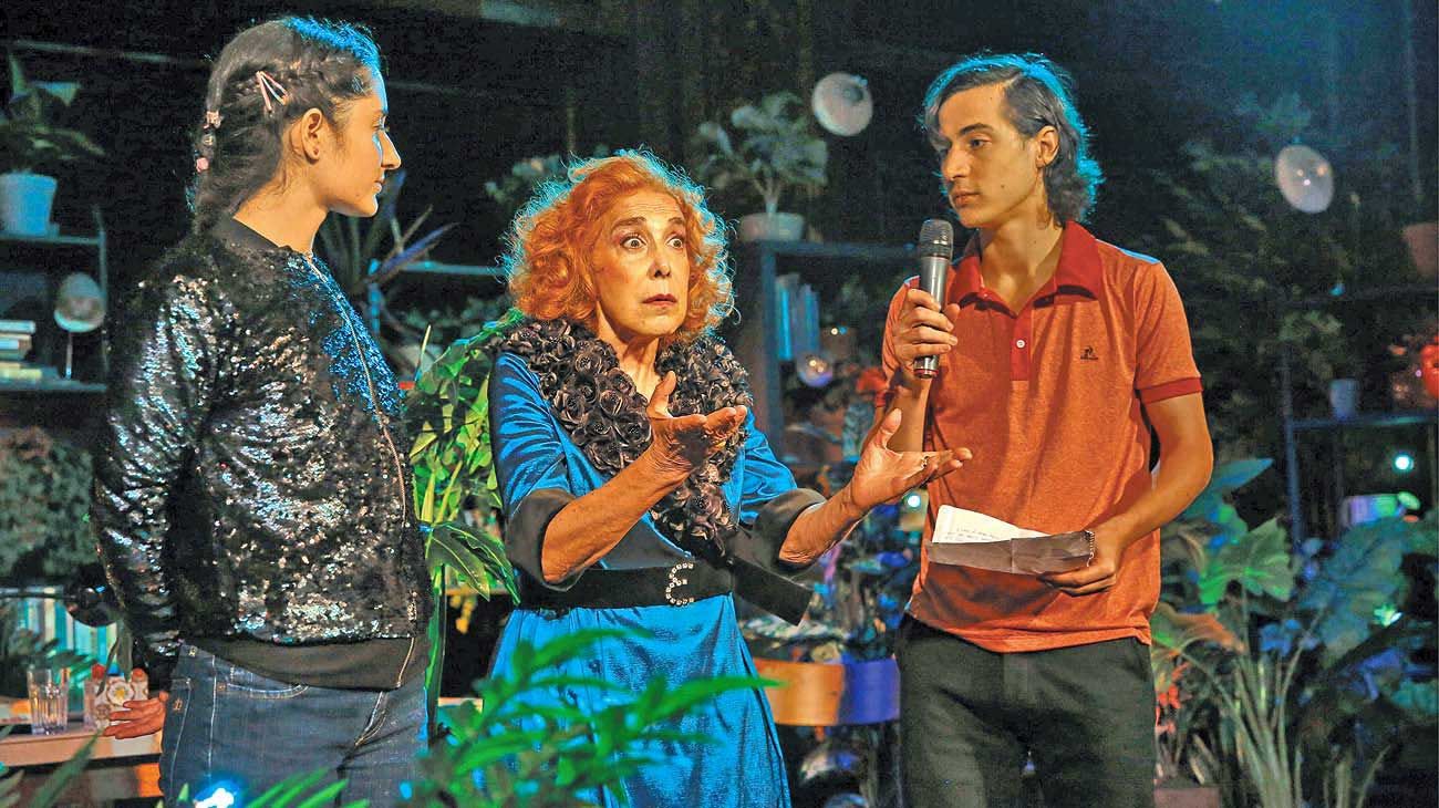 “El agua atraviesa lo vivo y lo muerto”