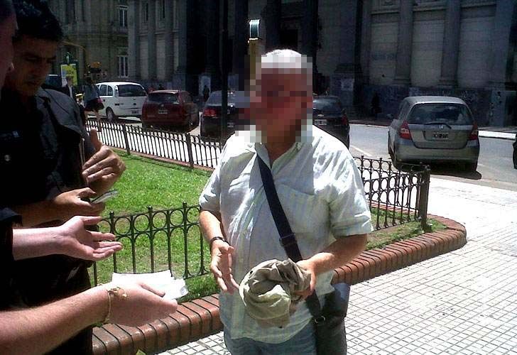 Una pasajera denunció a un "punga" que quedó atrapado en el subte