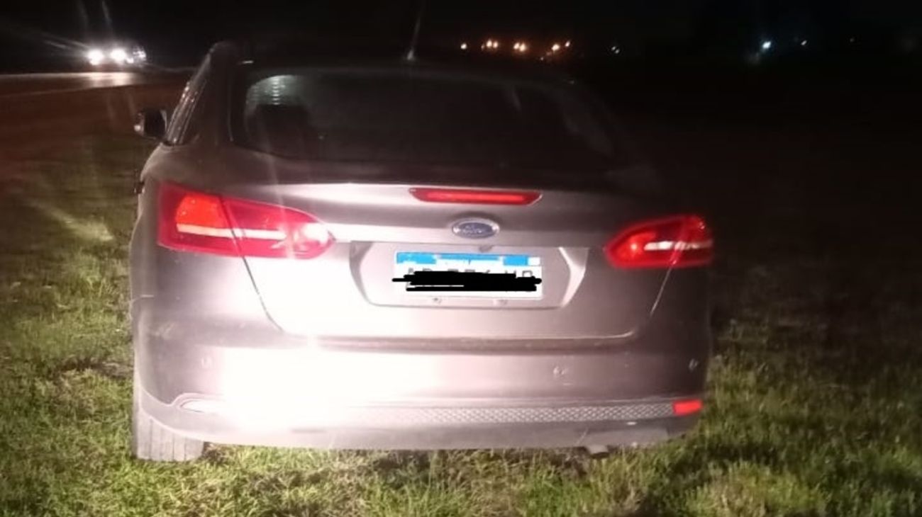Junín: encuentran auto en estado de abandono que pertenecería al Ministerio de Transporte