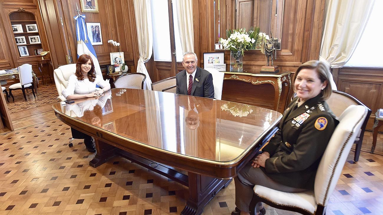 Cristina Kirchner se reunió con la jefa del Comando Sur de los Estados Unidos