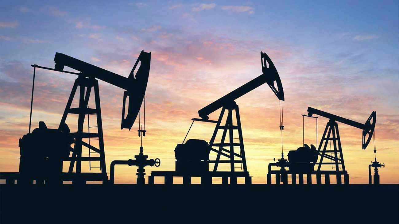 Precio del petróleo cae tras aumento de reservas del crudo en EE.UU.