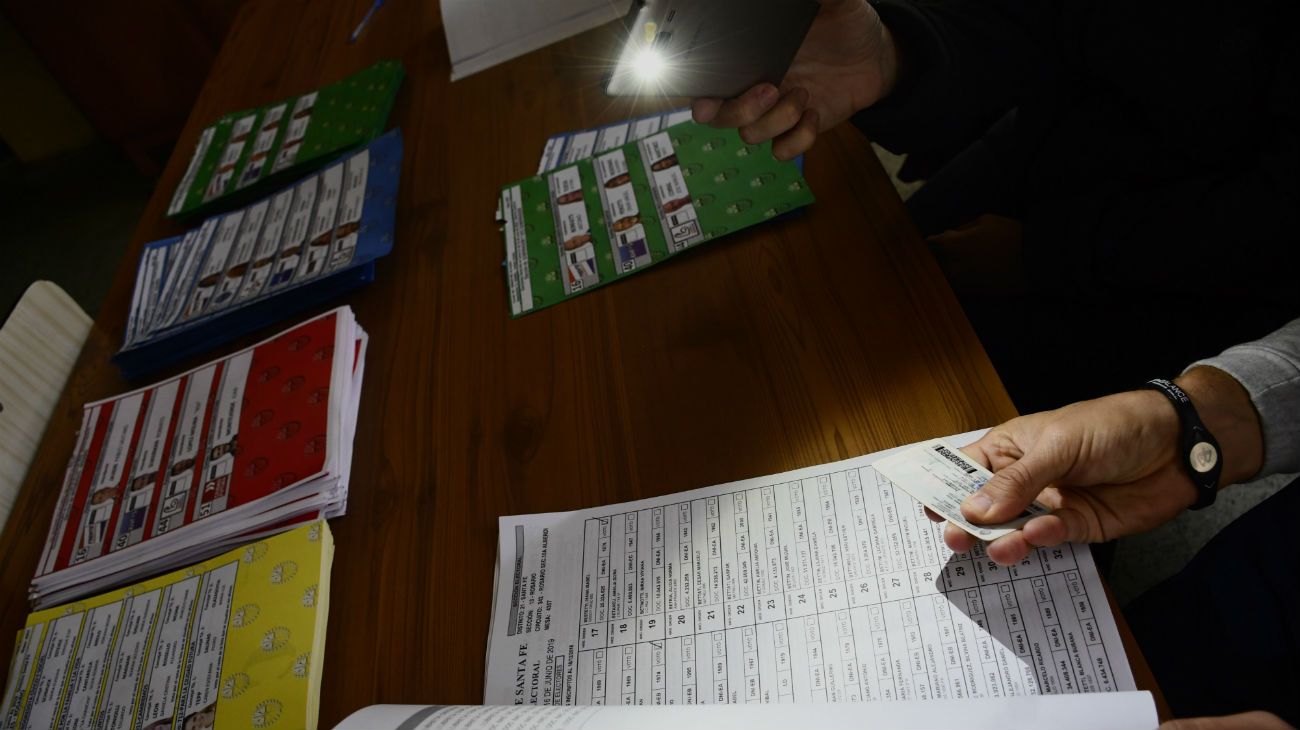 Pese al apagón, avanza con normalidad la jornada electoral en las provincias