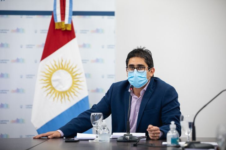 Muertes de bebés en el Neonatal: renunció el ministro de Salud