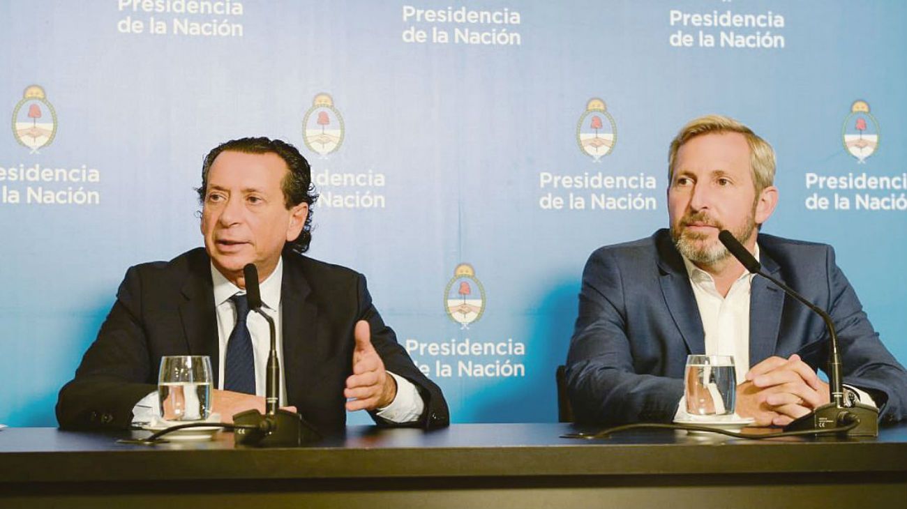 El Gobierno convoca a la CGT para discutir los "acuerdos básicos" y deja afuera a Moyano y las CTA