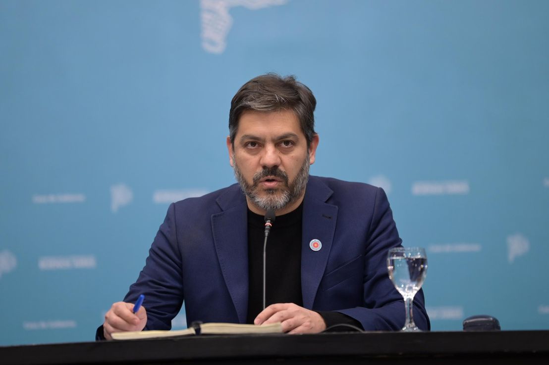 Carlos Bianco denuncia que Diego Santilli "discrimina políticamente" a los bonaerenses por negarle el diálogo