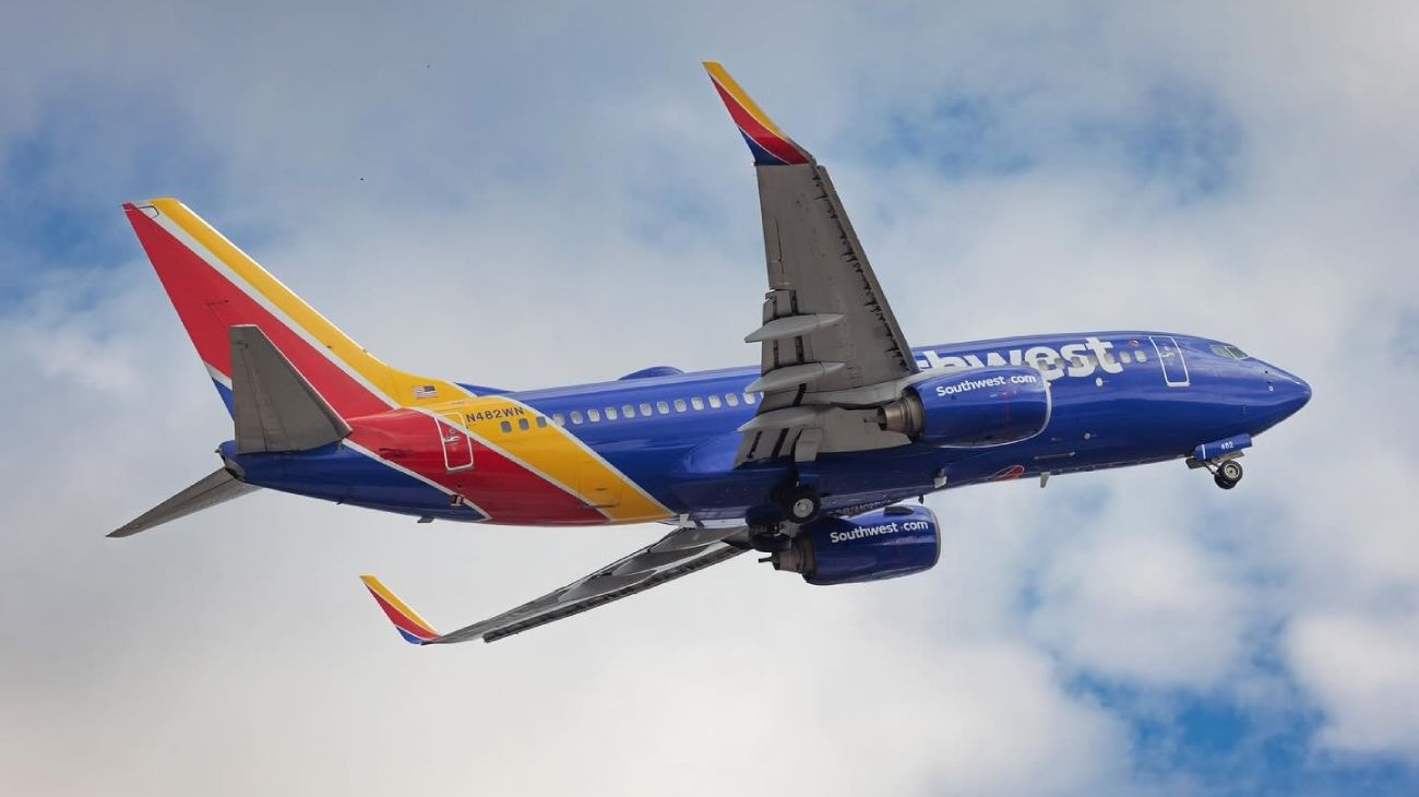 Un Boeing 737 casi cae al Océano Pacífico: lanzan una investigación para determinar qué pasó