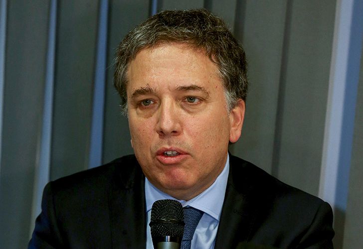Dujovne no da información sobre su empresa extranjera por 'seguridad'