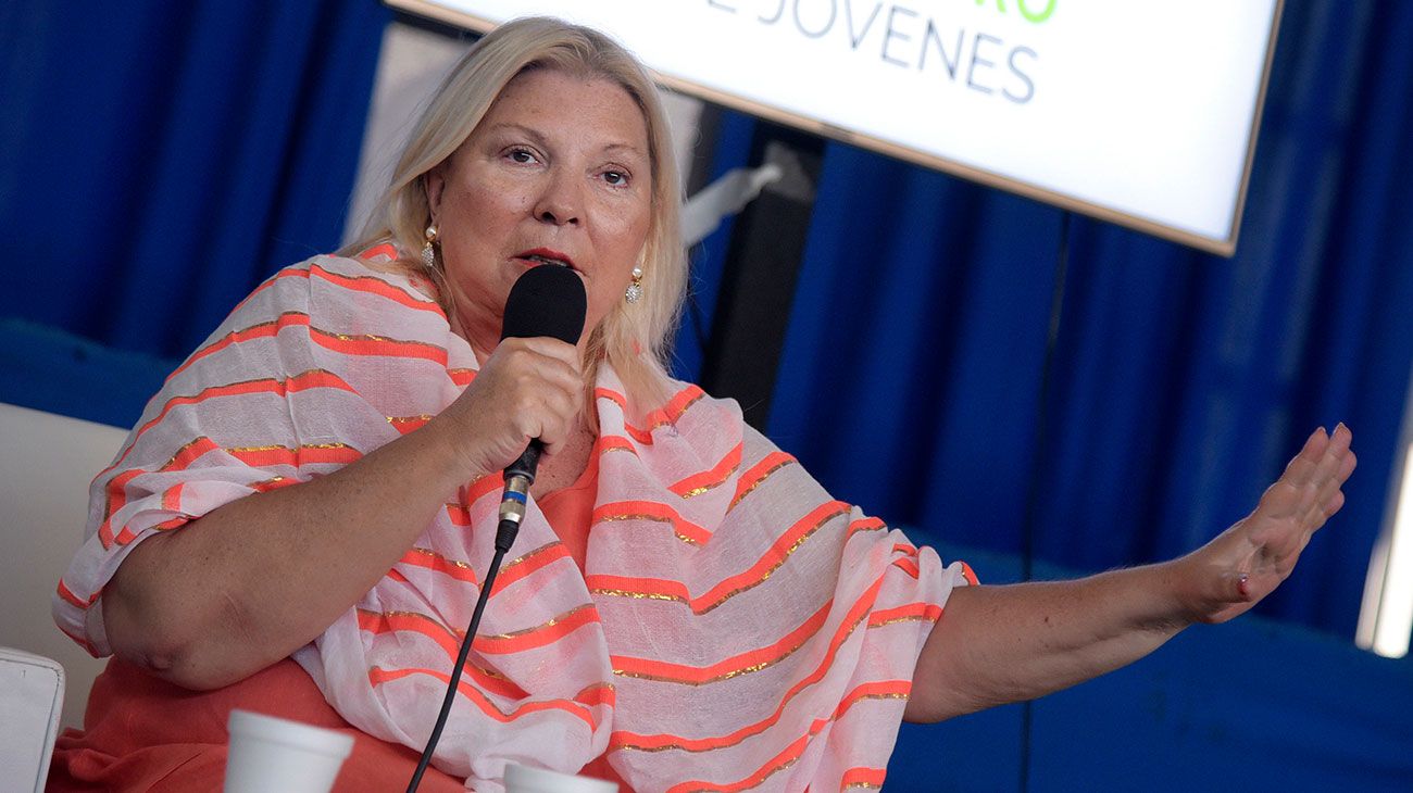 Elisa Carrió: "Voy a amigarme con Macri cuando lo saque a Garavano"