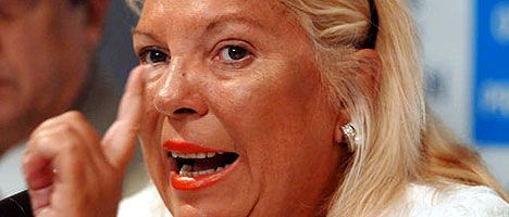 Carrió: "El discurso de CFK se parece a la pelea de Redrado y Salazar"