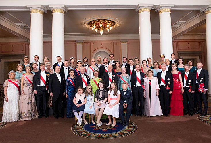 Cónclave festivo de “coronas europeas” en Noruega