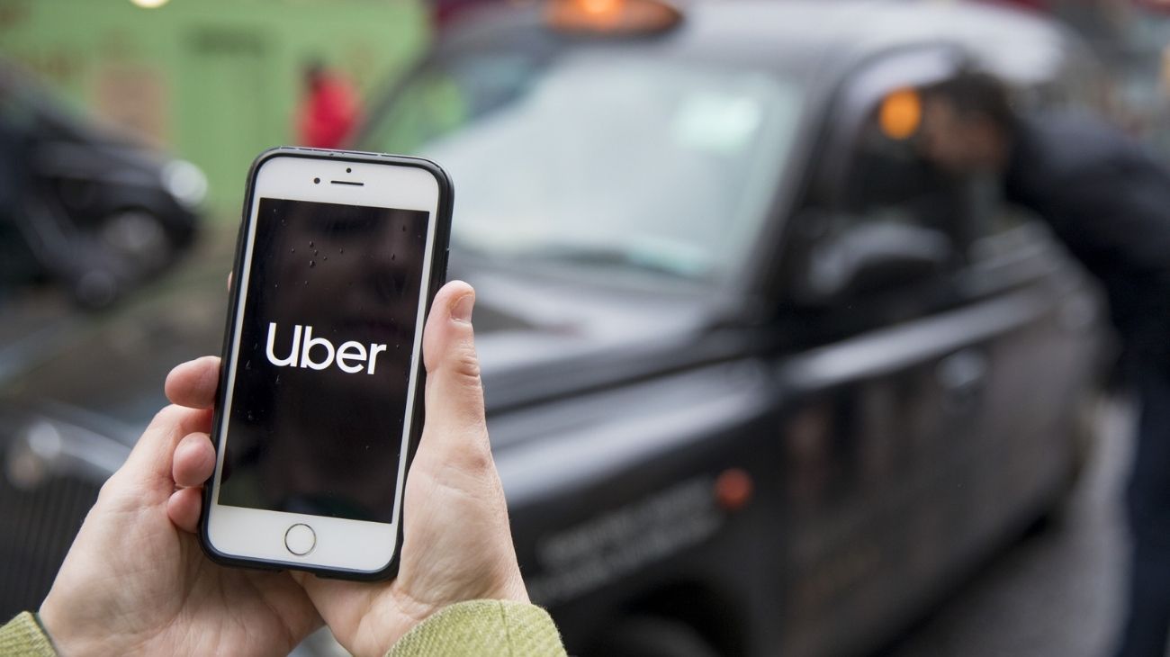 Los "Uber Files" revelan las tácticas "violentas" de la app de transporte para su alcanzar su expansión