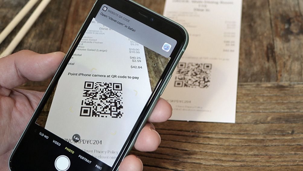 Los turistas extranjeros podrán pagar con QR al tipo de cambio dólar MEP