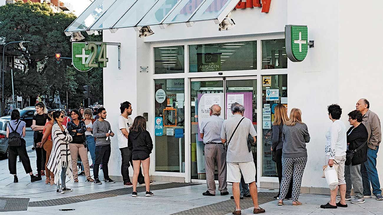 Farmacias advierten escasez de drogas, alcohol e insumos básicos