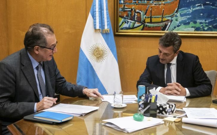 Plan Llegar Recesivo: para frenar corrida Gobierno enfría la economía