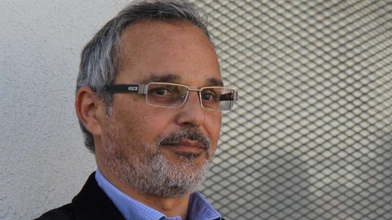 Salud colapsada y ministro ausente, pero el lobby no para