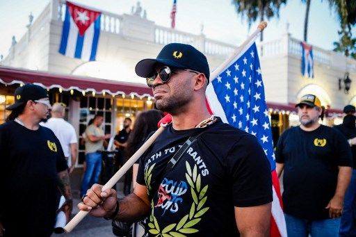 Líder de grupo de ultraderecha libertaria podría recibir condena de 20 años por el asalto al Capitolio