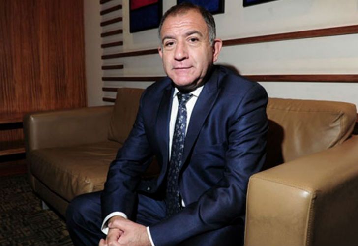 Luis Juez removido de la embajada en Quito por decirle "mugrientos" a los ecuatorianos